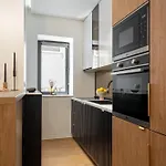 Manu Art Living Prestige Victoriei *