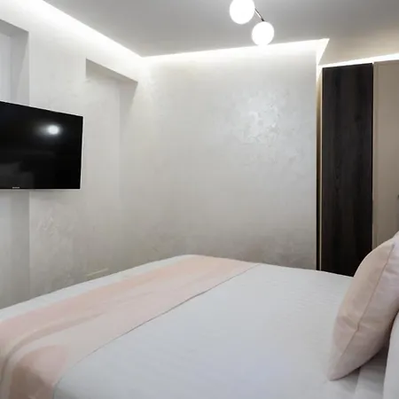 Manu Art Living Prestige Center شقة *