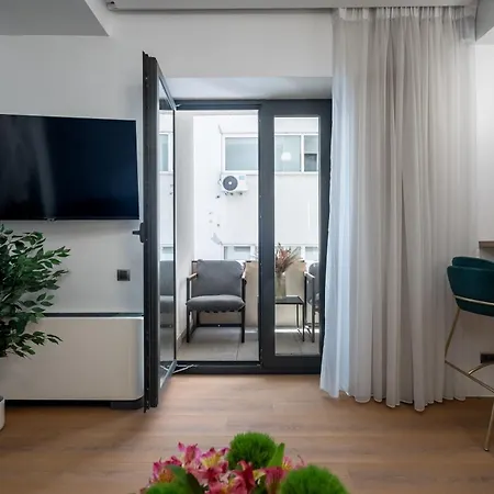 Manu Art Living Prestige Center شقة