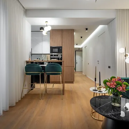 Manu Art Living Prestige Center *