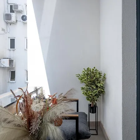 Manu Art Living Prestige Center *