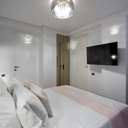 Manu Art Living Prestige Center شقة *