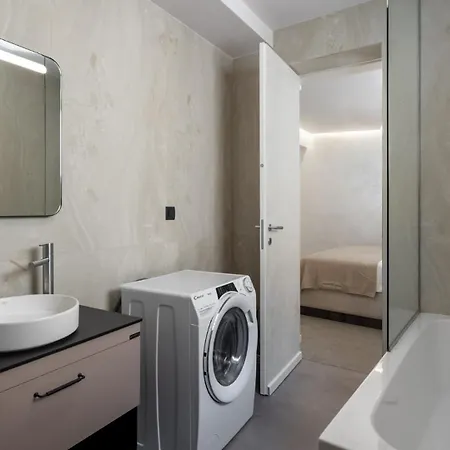 Manu Art Living Prestige Center *