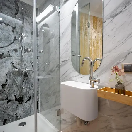 Manu Art Living Prestige Center شقة *