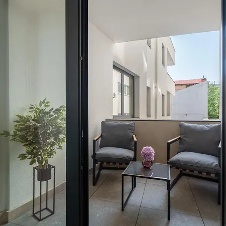 Manu Art Living Prestige Center