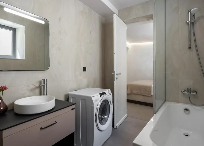 Manu Art Living Prestige Victoriei *